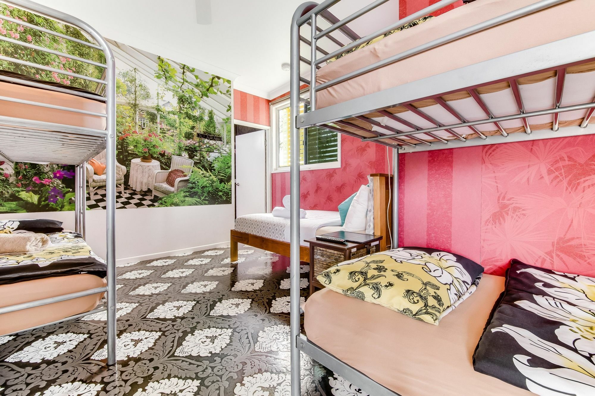 Coral Inn Boutique Resort Yeppoon Buitenkant foto