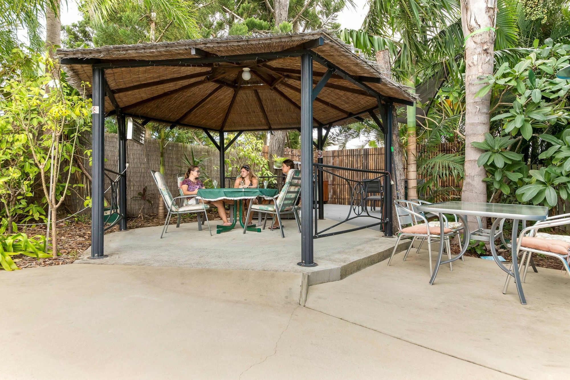 Coral Inn Boutique Resort Yeppoon Buitenkant foto